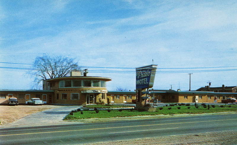 Del Prado Motel (Inn America) - Vintage Postcard (newer photo)